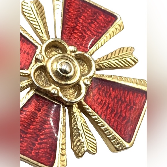 Gold Tone RED Guilloche Maltese Cross Pin Brooch vintage - Picture 5 of 5